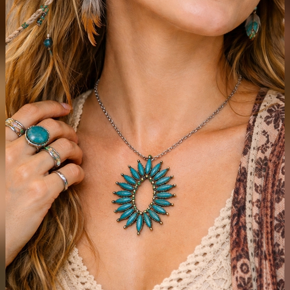 Vtg 70s Faux Turquoise Sunburst Boho Pendant Necklace 💙🌴